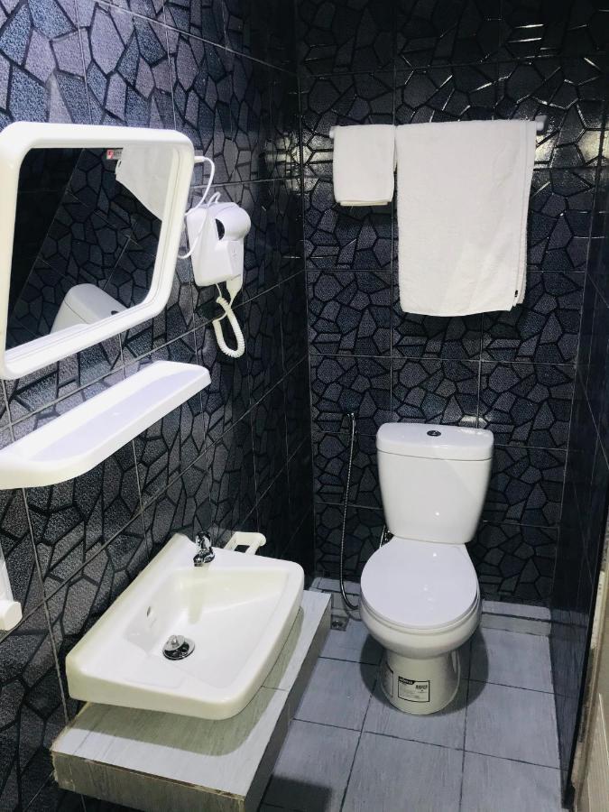 Harrys Resiendence Hotel กรุงเทพมหานคร ภายนอก รูปภาพ