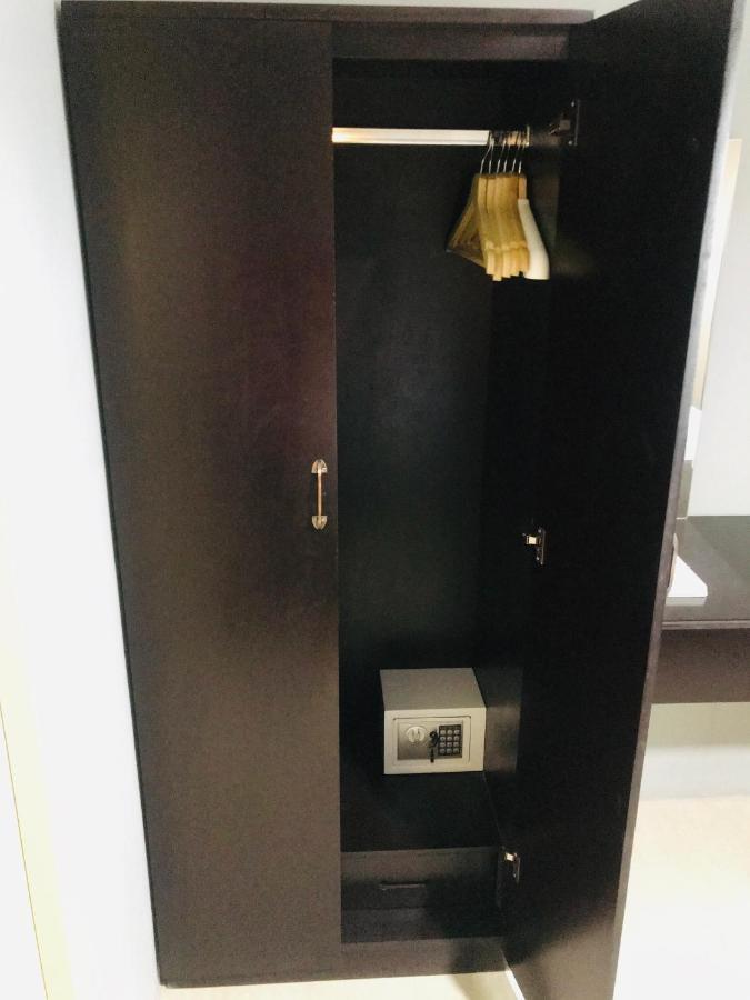 Harrys Resiendence Hotel กรุงเทพมหานคร ภายนอก รูปภาพ