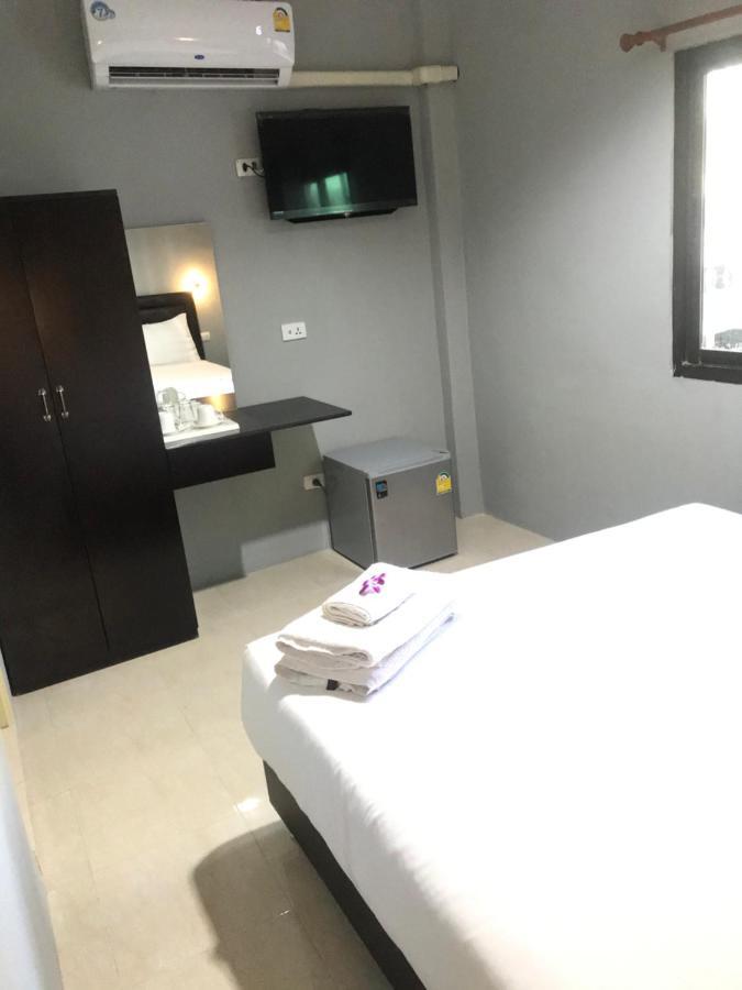 Harrys Resiendence Hotel กรุงเทพมหานคร ภายนอก รูปภาพ